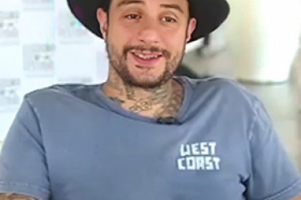 أول صورة لزوجة أحمد الفيشاوي الألمانية الذي رفض الاعتراف بنجله منها والجمهور مصدوم....