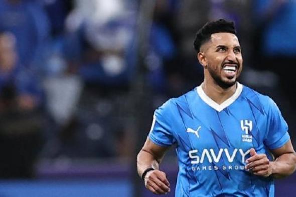 بنات سالم الدوسري يخطفن الأبصار أثناء نزولهن الملعب لمشاركةوالدهن فرحة التتويج...فيديو