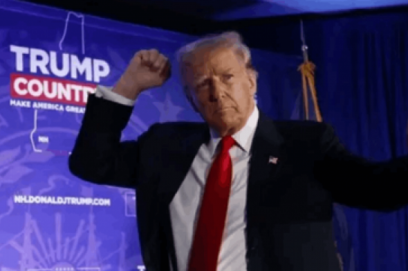 وصفه بالفاشي .. مغني شهير يهدد بمقاضاة ترمب