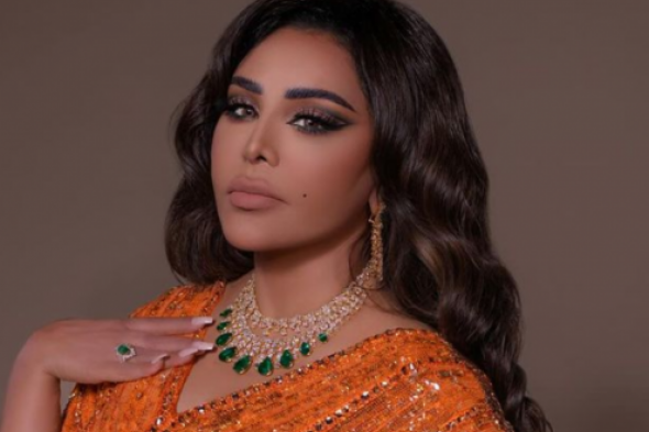 أحلام ترقص مع طفل وتخطف الأنظار بلطافتها