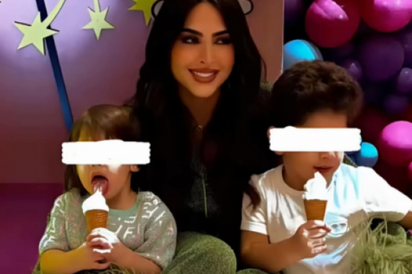 فوز الفهد تثير الجدل بسبب إخفاء ملامح أطفالها