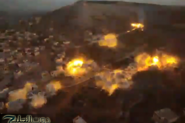 الجيش الإسرائيلي يفجر منازل ببلدة عيترون في جنوب لبنان