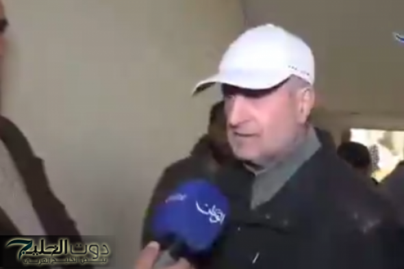 أحد أكبر ضباط الأسد .. اللواء طلال مخلوف يسلم أسلحته