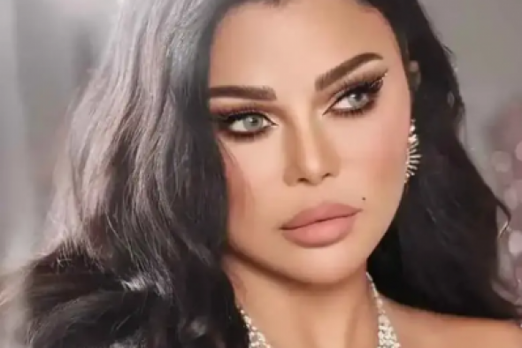 بالقصير..هيفاء وهبي تخطف الأنظار بإطلالة شتوية جريئة في أحدث ظهور لها