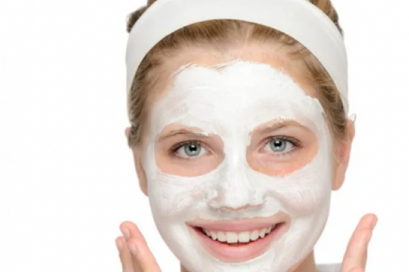 هتبقى بدر منور مع الوصفة الجبارة للتفتيح… النشا المكون السحري الجبار لتبييض البشرة كالثلج والتخلص من المناطق الداكنة وخاصة تحت الإبط