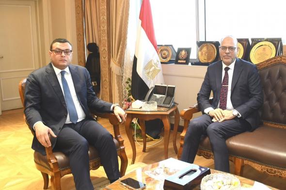 وزيرا الإسكان والعمل يبحثان التعاون المشترك في مجال تدريب…
