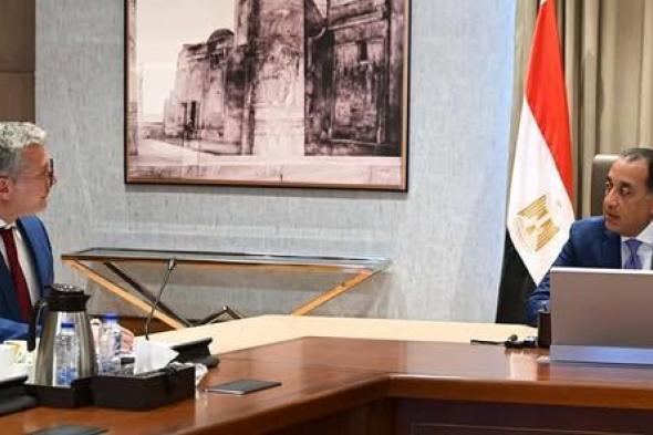 مدبولي يتابع مع وزير البترول خطط دعم الاستثمار وزيادة…