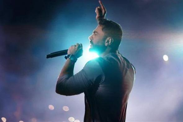 تامر حسني يشعل حفل جامعة بدر ويعلق: "أجمل حفلات حياتي" (صور)