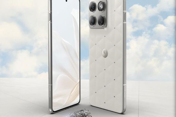تكنولوجيا: Motorola تمنح Edge 70 نسخة فاخرة مرصعة بكريستالات Swarovski
