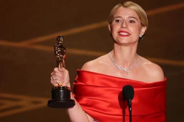 القائمة الكاملة للفائزين بجوائز أوسكار 2026 أسدل الستار منذ قليل عن أكبر حفل سينمائي تقيمه أكاديمية فنون وعلوم الصور المتحركة حيث تم توزيع جوائز أوسكار إقرأ المزيد