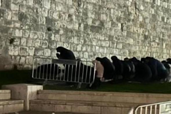 أخبار اليمن : الاحتلال يمنع صلاة التراويح في القدس