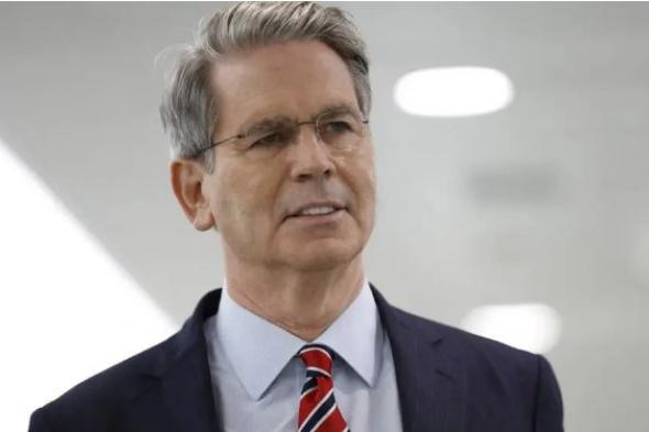 وزير الخزانة الأمريكي يتهم الصين بتكديس النفط وتقليص صادرات سلع أساسية