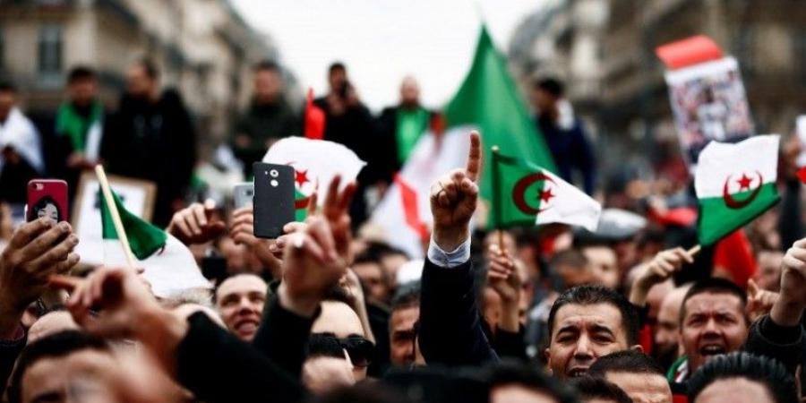 العصيان المدني في الجزائر 10 مارس 2019 ((مباشر المسيرات في الجزائر ضد العهدة الخامسة)) لا للعهدة الخامسة الجزائر في خطر