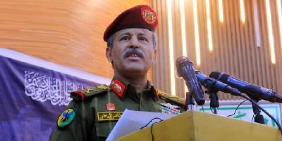 أخبار اليمن : وزير الدفاع يحذّر: لن نسمح بانتهاك سيادة جزرنا