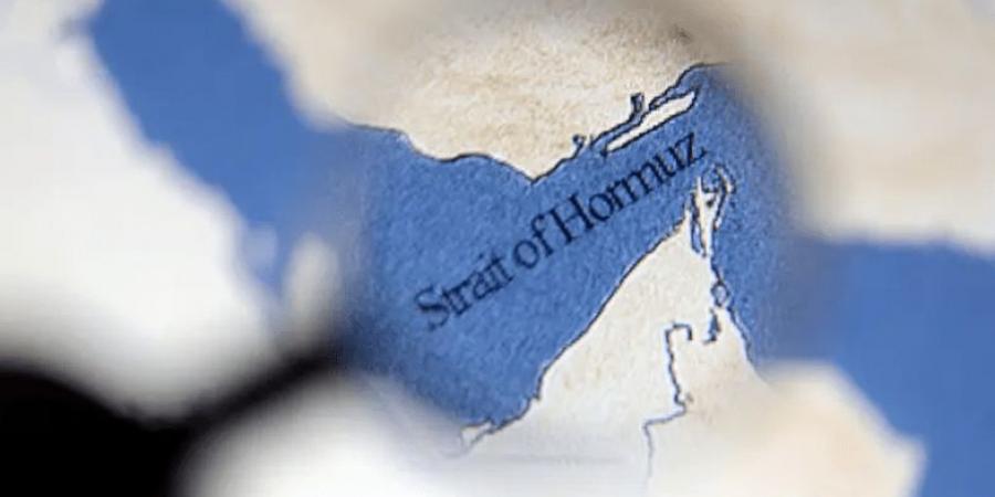 إيران تسمح بمرور السفن الصينية عبر مضيق هرمز