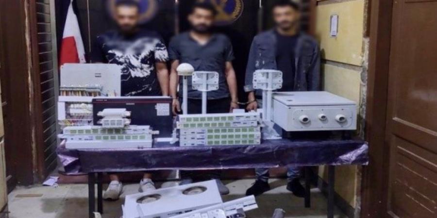 ضبط تشكيل عصابي بالقاهرة تخصص في سرقة محطات تقوية شبكات الهواتف المحمولة