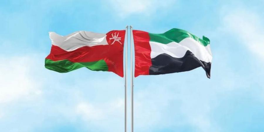 الإمارات وسلطنة عمان تطلقان ممرا لوجستيا لتعزيز التجارة الإقليمية