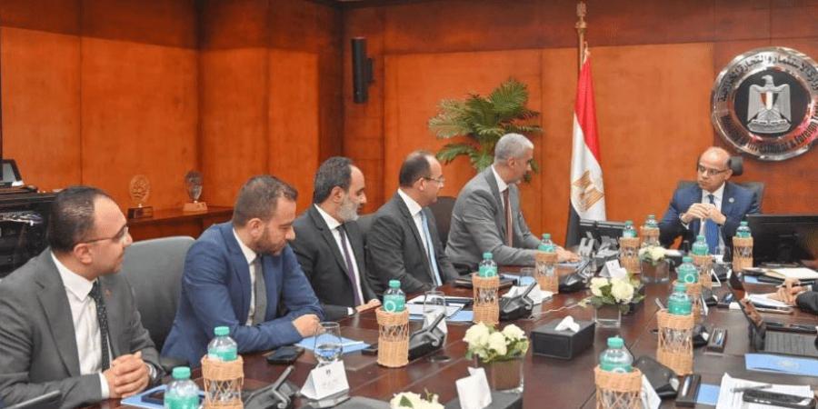وزير الاستثمار يبحث مع قيادات ڤودافون تسريع التحول الرقمي وتطوير منظومة التجارة