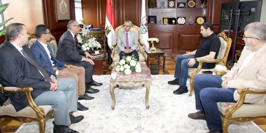 جهاز تنمية التجارة يبحث تسريع تنفيذ 3 مشروعات تجارية ولوجستية ببني سويف