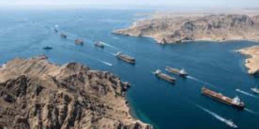 البحرية الإيرانية : 28 سفينة عبرت مضيق هرمز خلال 24 ساعة بالتنسيق معنا