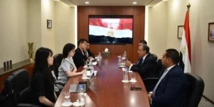 وزير الخارجية يلتقى ممثلى كبرى الصحف ووكالات الأنباء الكورية