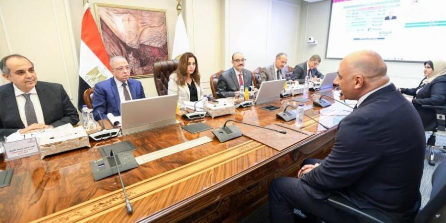 وزيرة التنمية المحلية والبيئة تترأس لجنة الوظائف القيادية لشغل عدد من الوظائف القيادية بالوزارة