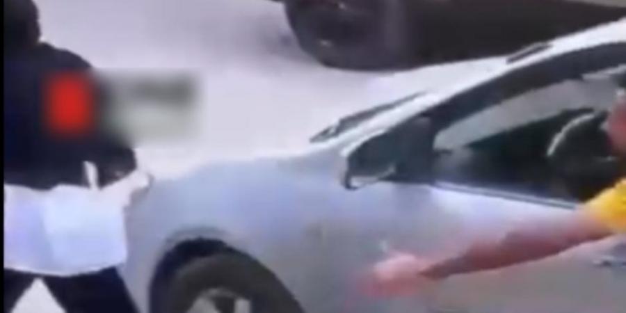 ضبط قائد سيارة تحرش بفتاة في أحد شوارع الجيزة بعد تداول فيديو للواقعة