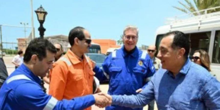 مدبولى يتفقد مواقع إنتاج الغاز بمنطقة غرب الدلتا التابعة لشركة رشيد للبترول