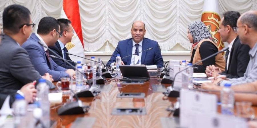 وزير العمل يبحث تعزيز التعاون مع هواوي مصر في مجالات التحول الرقمي