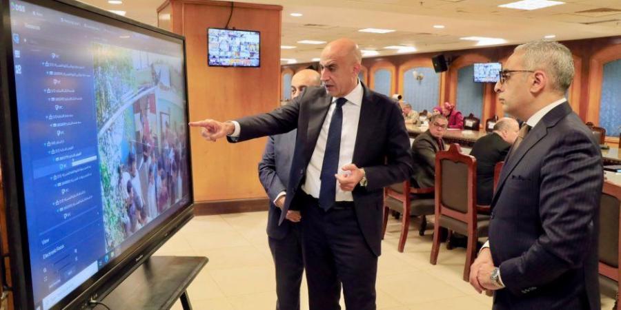 وزير التربية والتعليم يتابع سير امتحانات الثانوية العامة من غرفة العمليات المركزية بالوزارة في ثاني أيام الامتحانات